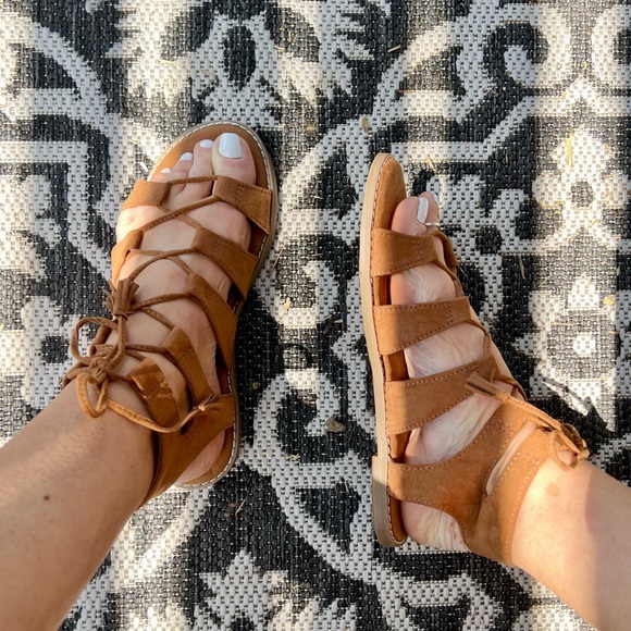 NWOT* OLD NAVY Lace-Up Gladiator Sandals in Cognac - Picture 9 of 14